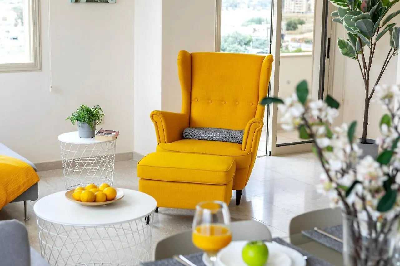 Mackenzie Beachfront Eftyhia Suite 라르나카 아파트