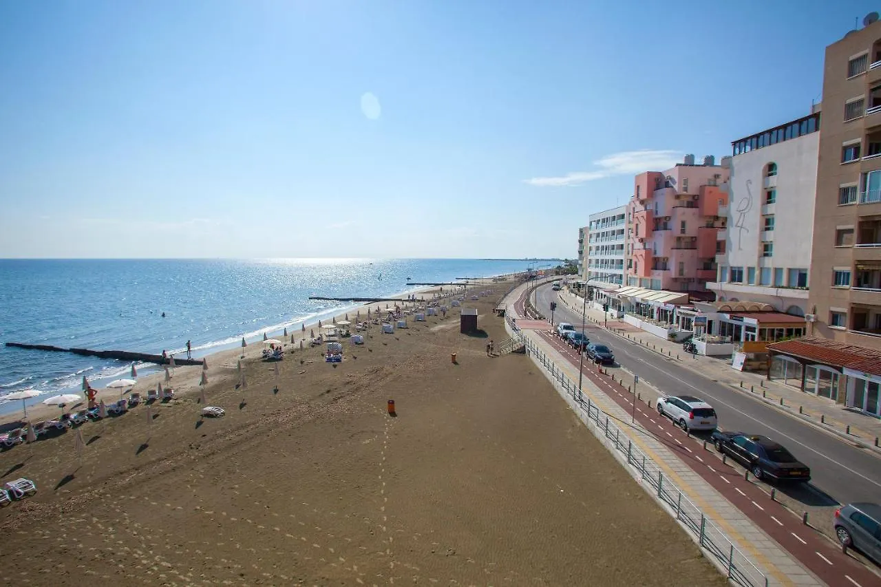 Mackenzie Beachfront Eftyhia Suite 拉纳卡 公寓