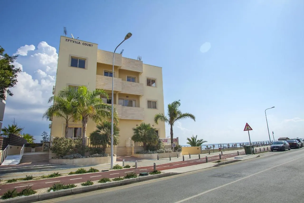아파트 Mackenzie Beachfront Eftyhia Suite 라르나카 키프로스