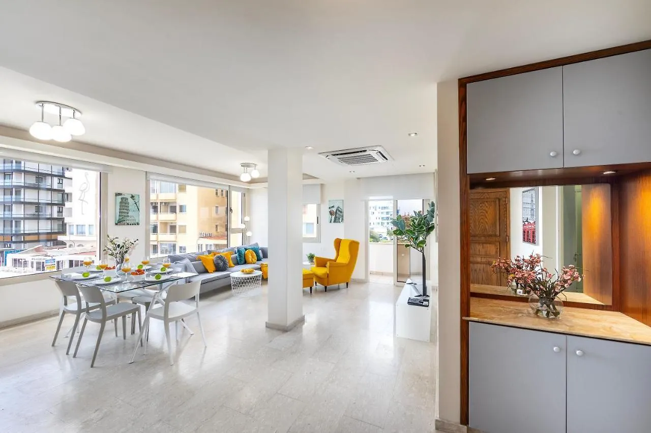 Mackenzie Beachfront Eftyhia Suite 拉纳卡 0*,